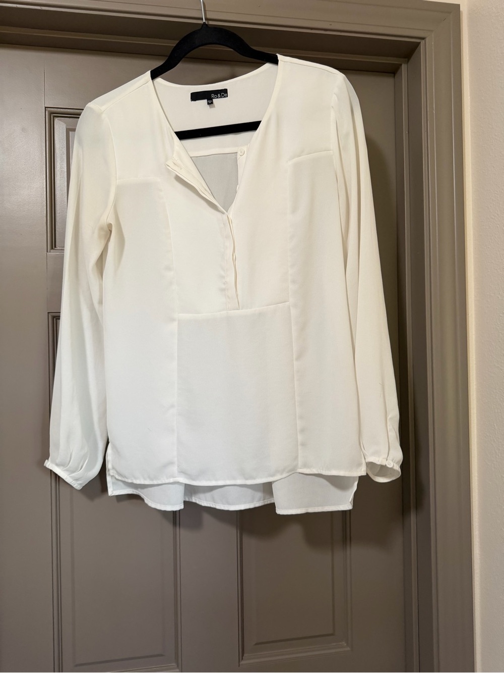 Ro & De White V-Neck Long Sleeve Blouse Size XS